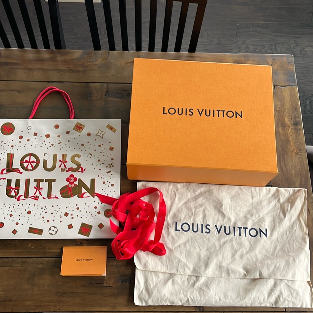 Louis Vuitton Large box/bag/receipt folder/ribbon Set